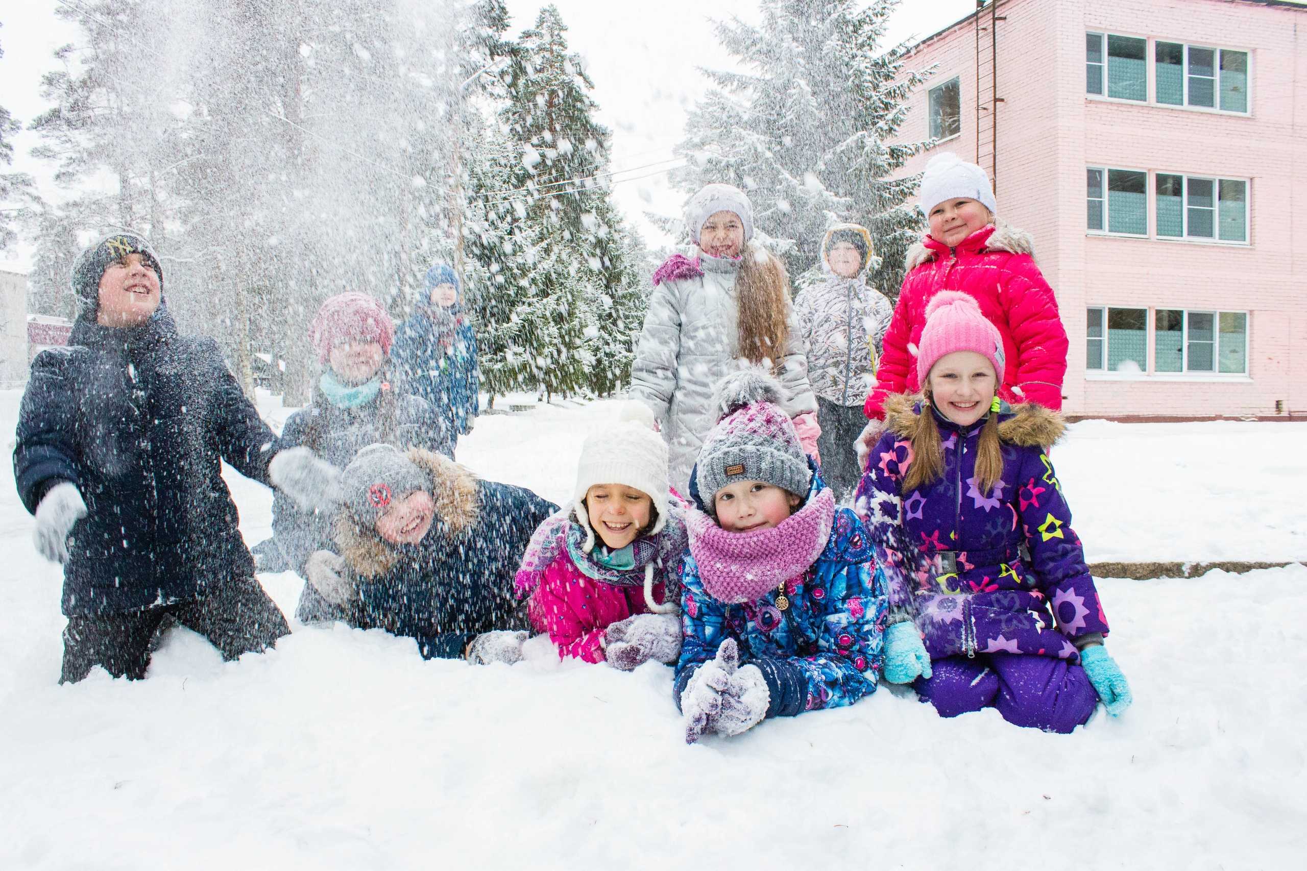 Как интересно провести новогодние каникулы с ребенком Места деда Мороза в России и в Европе для посещения с детьми Советы для туристов