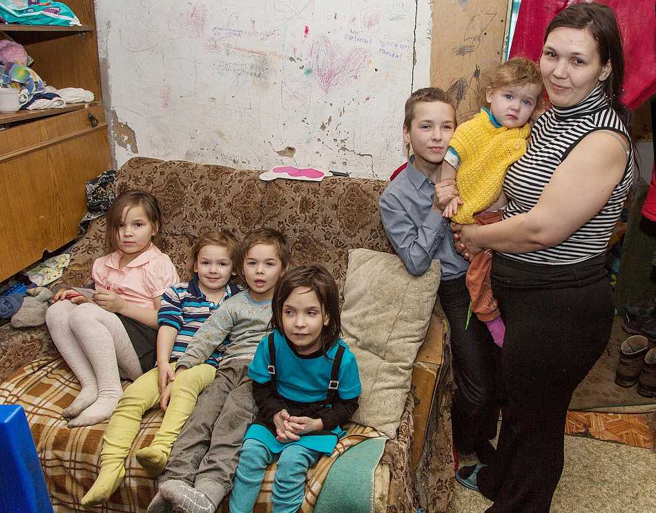 Как многодетные семьи оказываются в безвыходных ситуациях - rt на русском