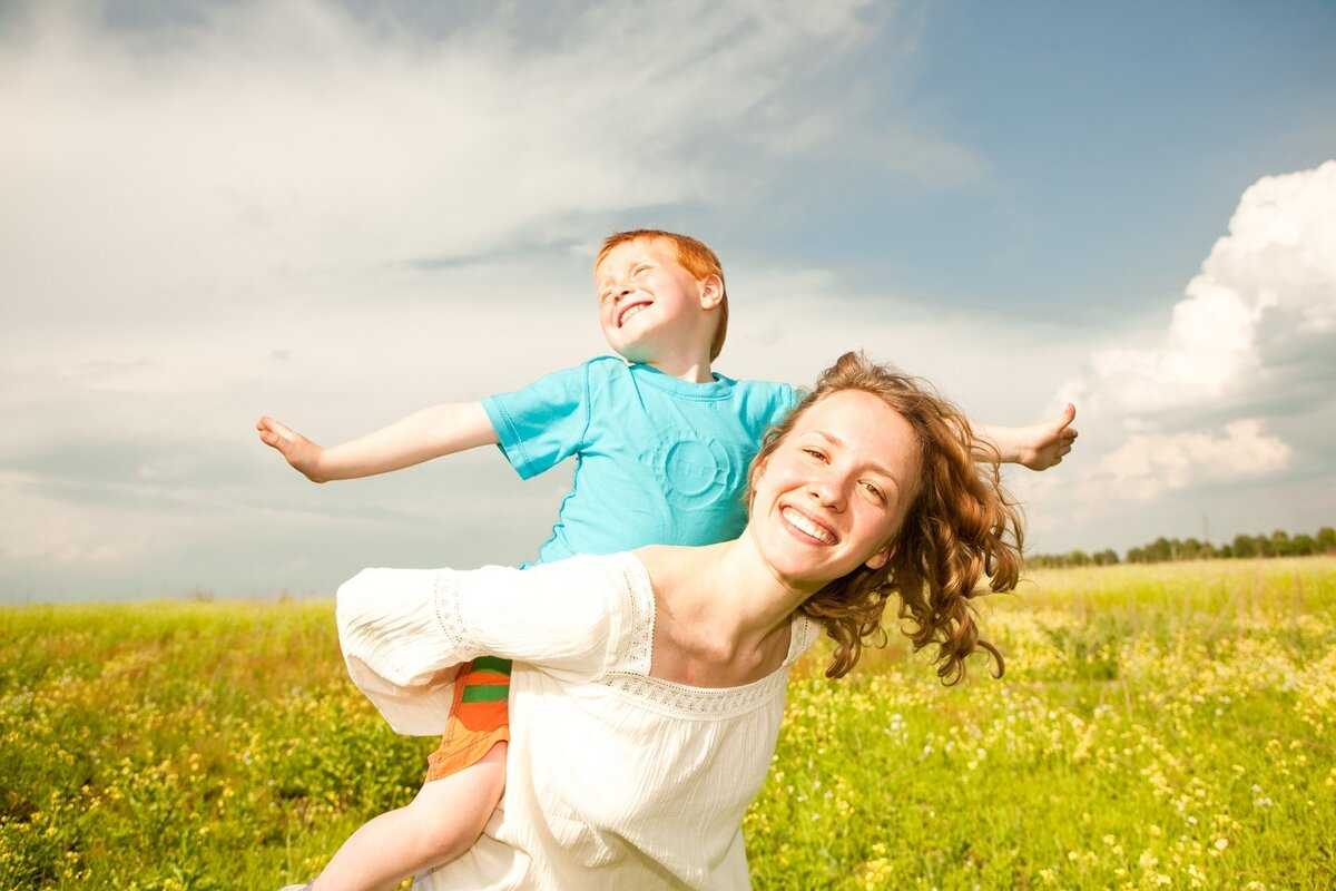 Много способов, как сделать ребёнка счастливым: общение, маленькие радости, вкусности, совместные игры, подарки и реализация мечты