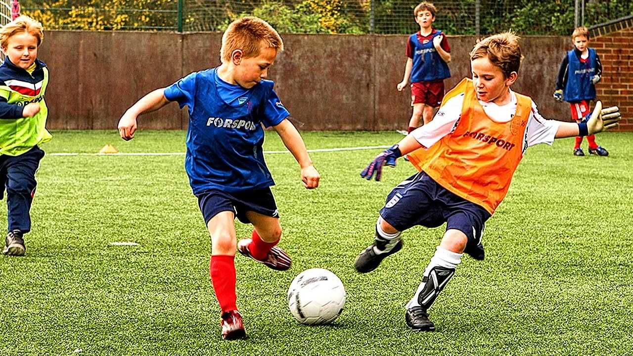 Описание игры футбол для детей. самая хорошая тренировка для обучения футболу у детей, это игра в футбол