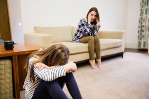 Девиантное поведение и подростковые зависимости: как вовремя заметить беду и спасти ребенка