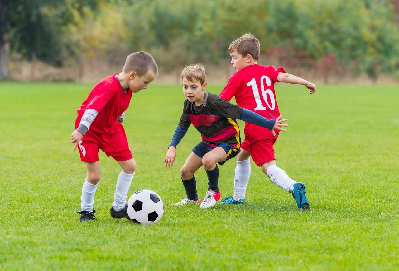 Как научиться играть в футбол: советы и рекомендации