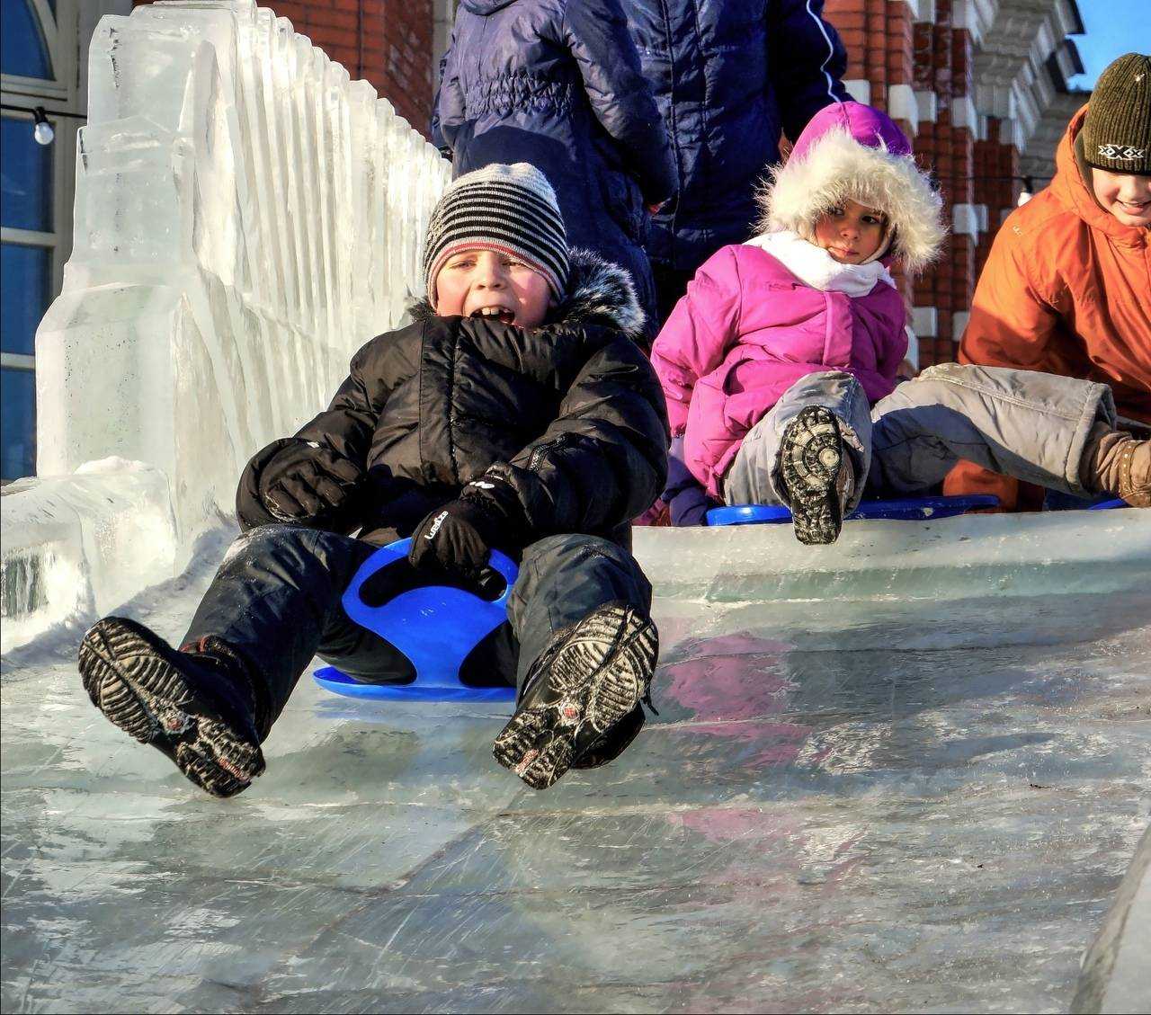 Зимние забавы - описание 60-ти игр, в которые с детками можно поиграть на снегу Старинные русские развлечения, современные игры, как гуляют с детками в других странах