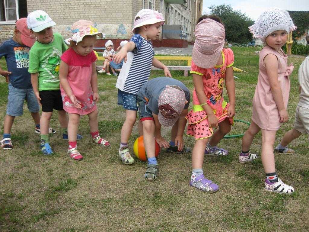 Подвижные игры для младших групп детского сада