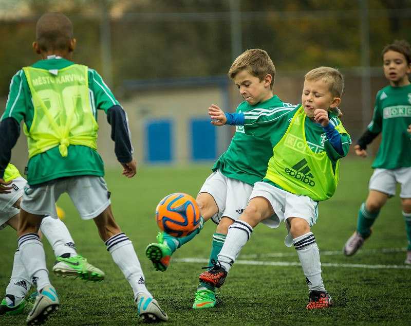 Футбол для детей - с какого возраста, польза и противопоказания