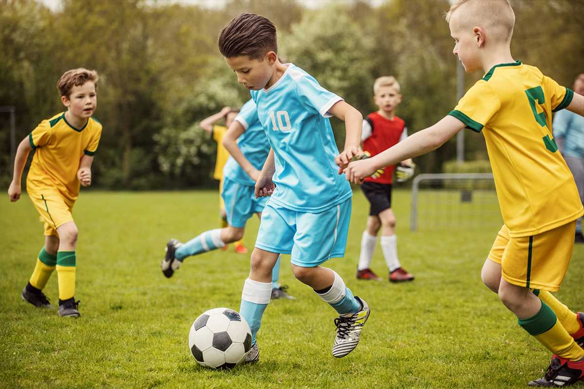 Футбол - как правильно тренировать сына дома