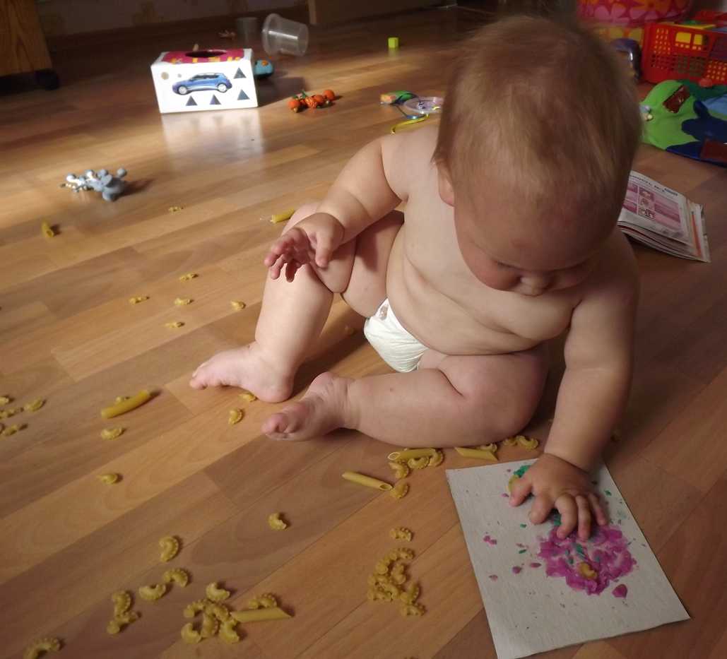 Какие игрушки нужны ребёнку в 8-9 месяцев