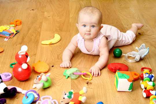 Какие игрушки нужны ребёнку с рождения и до года?